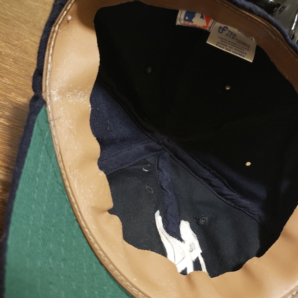 vintage Yankees hat - Picture 6 of 11